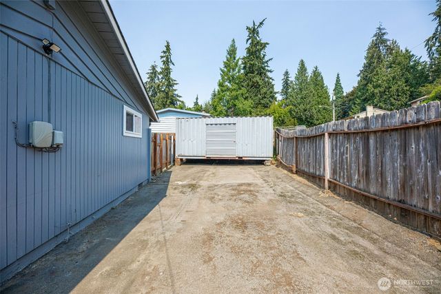15814 Larch Way, Lynnwood, WA 98087