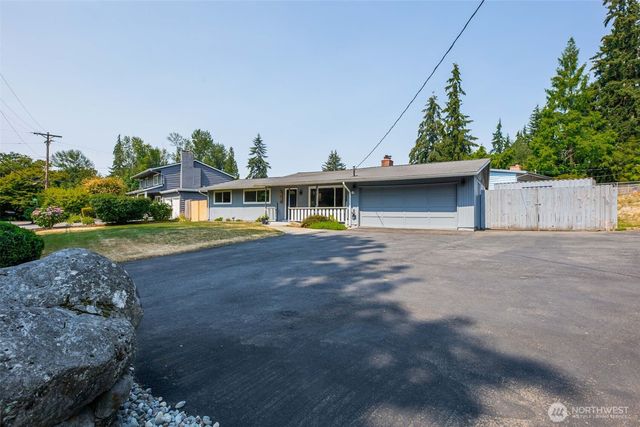 15814 Larch Way, Lynnwood, WA 98087