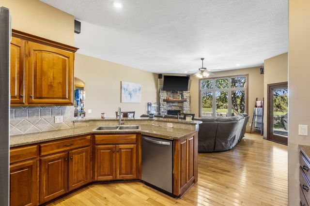 5817 W Alexa Lane, Springfield, MO 65802