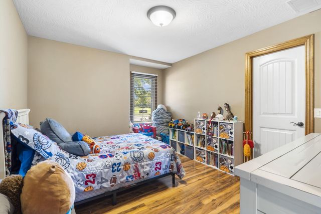 5817 W Alexa Lane, Springfield, MO 65802