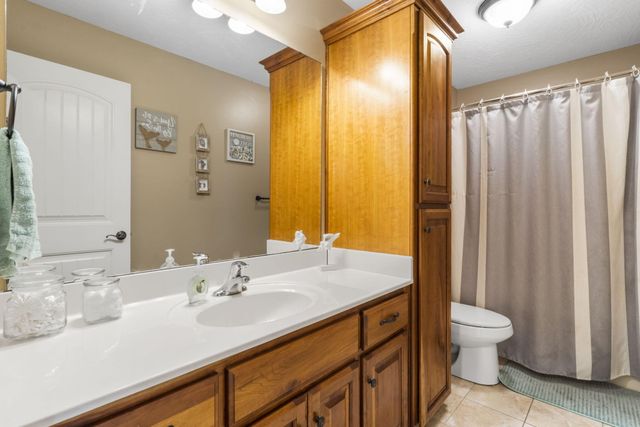 5817 W Alexa Lane, Springfield, MO 65802