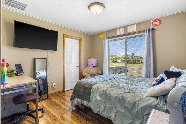 5817 W Alexa Lane, Springfield, MO 65802