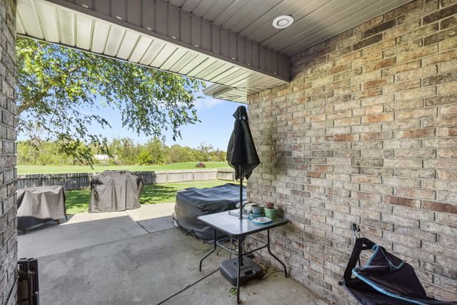 5817 W Alexa Lane, Springfield, MO 65802