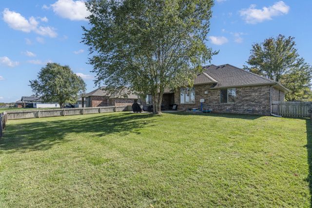 5817 W Alexa Lane, Springfield, MO 65802