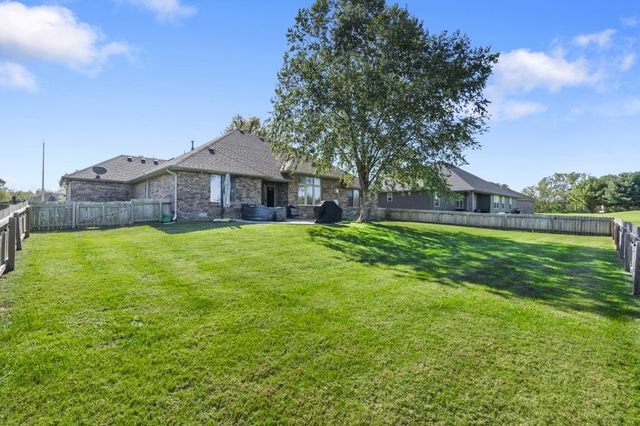 5817 W Alexa Lane, Springfield, MO 65802