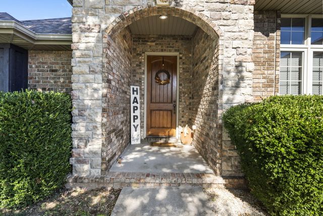 5817 W Alexa Lane, Springfield, MO 65802