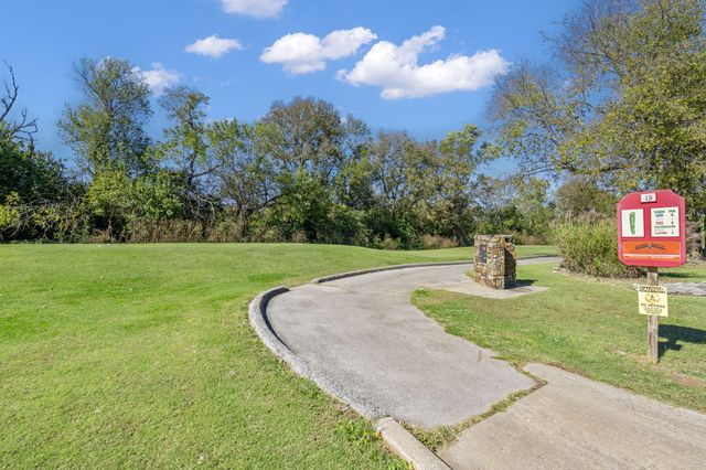 5817 W Alexa Lane, Springfield, MO 65802