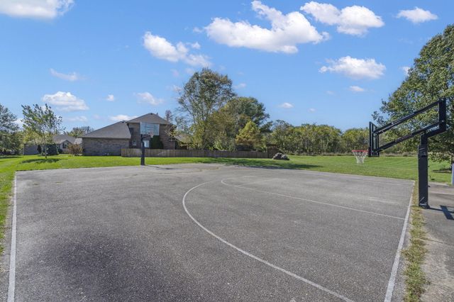 5817 W Alexa Lane, Springfield, MO 65802