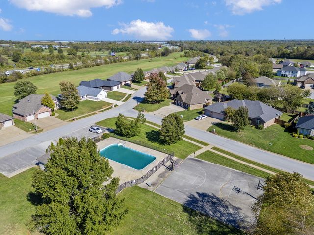 5817 W Alexa Lane, Springfield, MO 65802