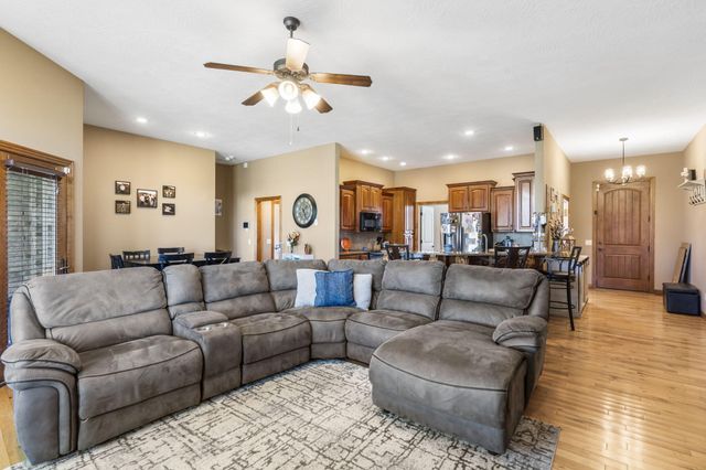 5817 W Alexa Lane, Springfield, MO 65802