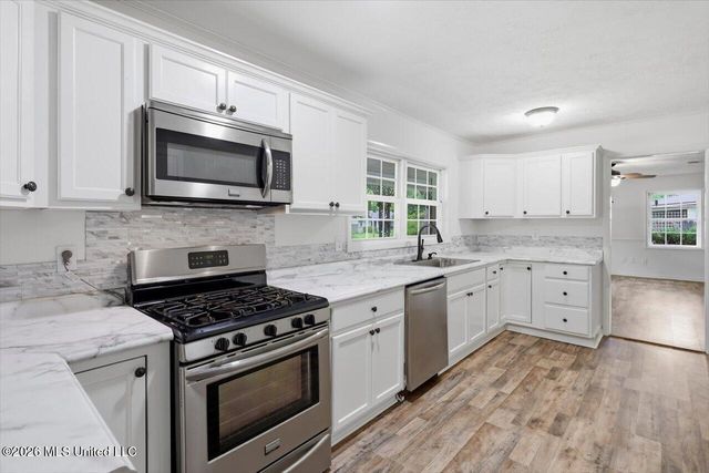 3218 Eastland Drive, Pearl, MS 39208