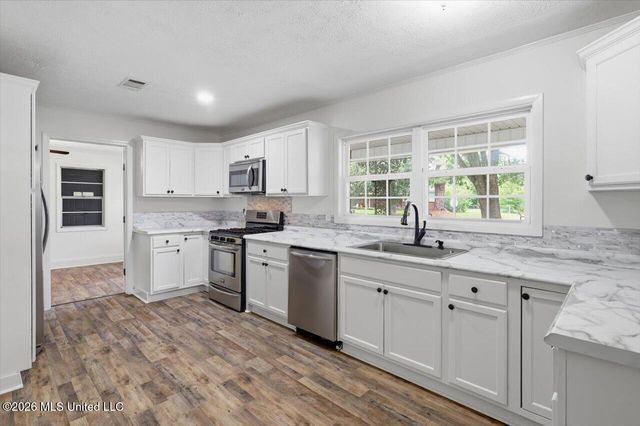 3218 Eastland Drive, Pearl, MS 39208