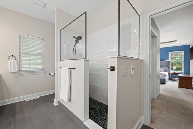 W243N2710 Creekside COURT, Pewaukee, WI 53072