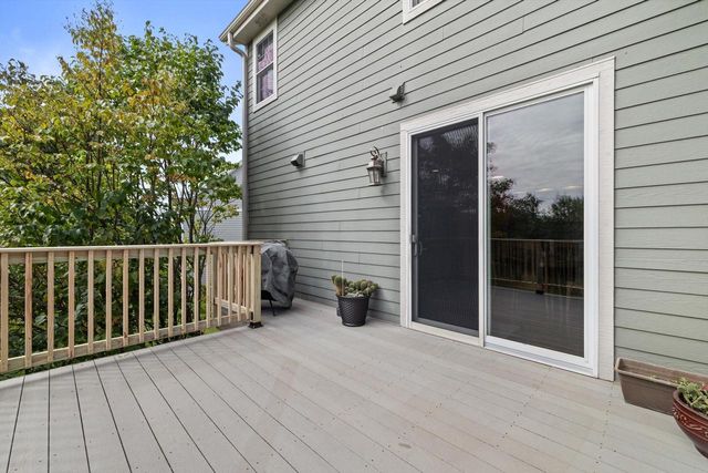 W243N2710 Creekside COURT, Pewaukee, WI 53072