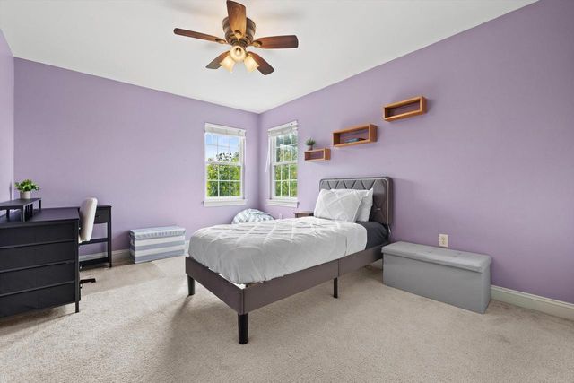 W243N2710 Creekside COURT, Pewaukee, WI 53072