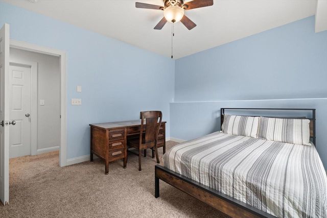 W243N2710 Creekside COURT, Pewaukee, WI 53072