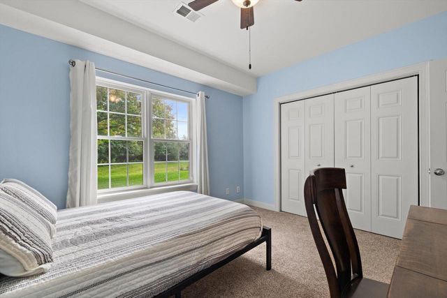 W243N2710 Creekside COURT, Pewaukee, WI 53072
