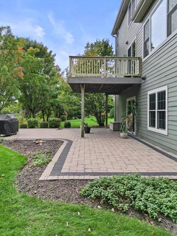 W243N2710 Creekside COURT, Pewaukee, WI 53072