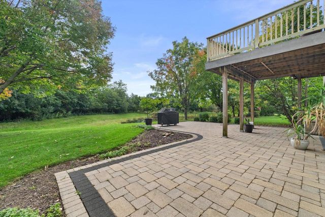 W243N2710 Creekside COURT, Pewaukee, WI 53072