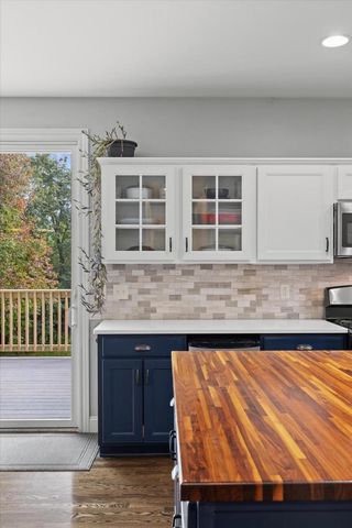 W243N2710 Creekside COURT, Pewaukee, WI 53072