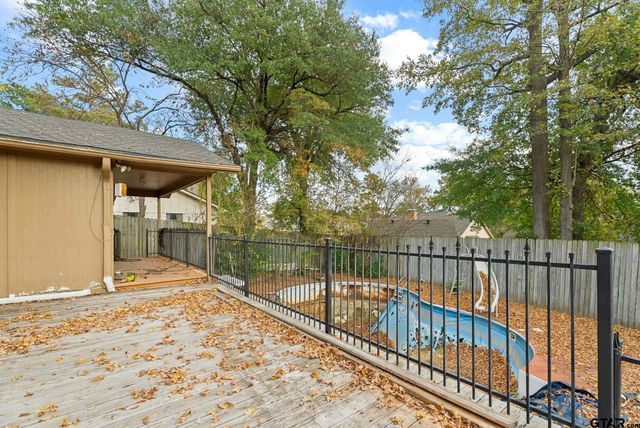 1811 Picadilly Place, Tyler, TX 75703