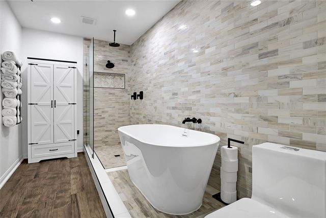 2123 County Road 172, Alvin, TX 77511