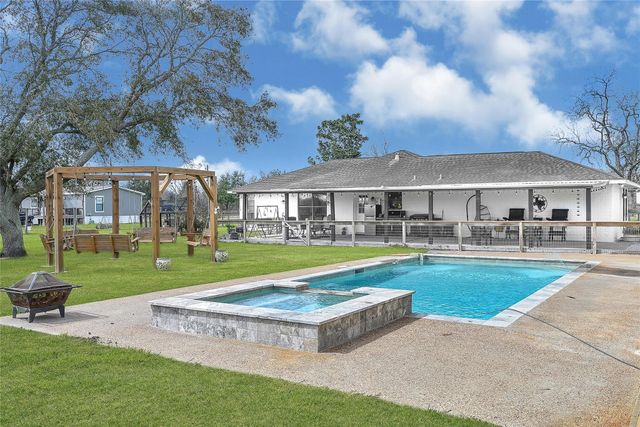 2123 County Road 172, Alvin, TX 77511