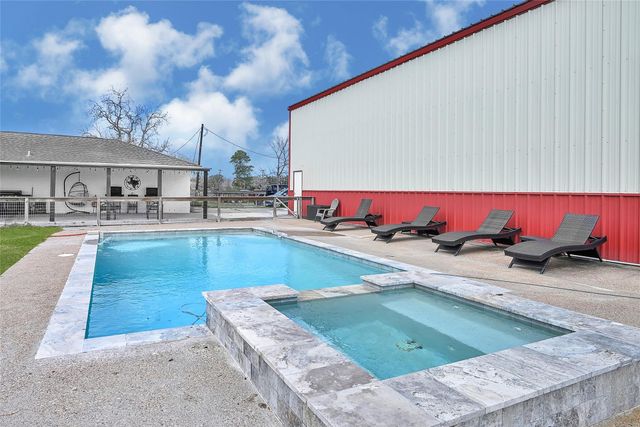 2123 County Road 172, Alvin, TX 77511