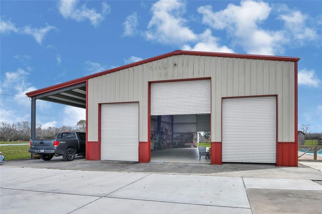 2123 County Road 172, Alvin, TX 77511