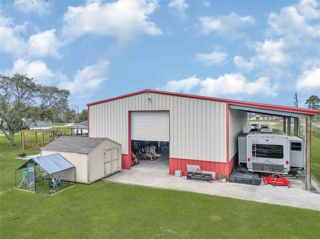 2123 County Road 172, Alvin, TX 77511