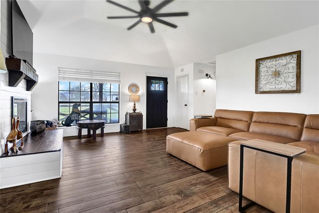 2123 County Road 172, Alvin, TX 77511