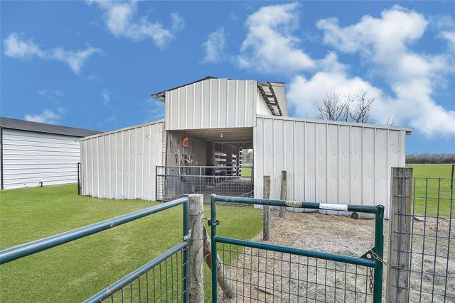 2123 County Road 172, Alvin, TX 77511