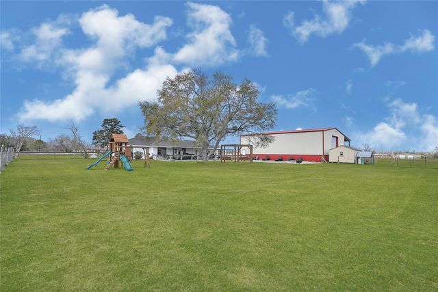 2123 County Road 172, Alvin, TX 77511