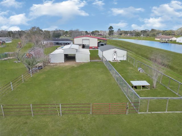 2123 County Road 172, Alvin, TX 77511