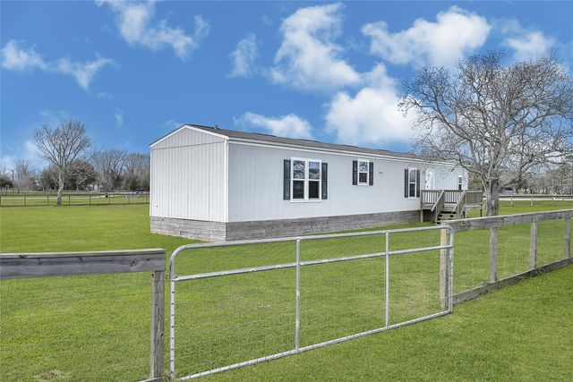 2123 County Road 172, Alvin, TX 77511