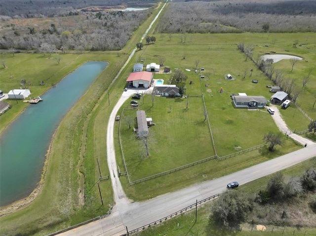 2123 County Road 172, Alvin, TX 77511
