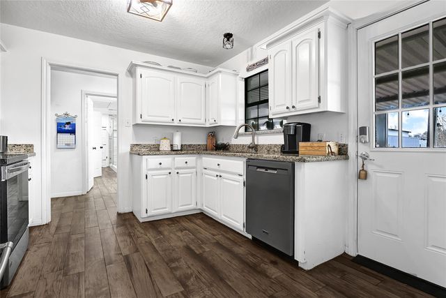 2123 County Road 172, Alvin, TX 77511