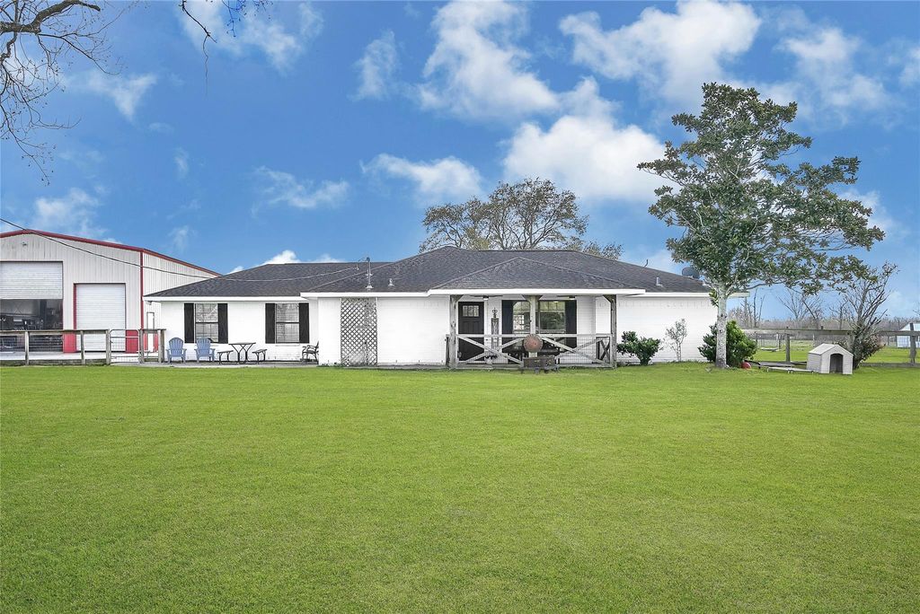 2123 County Road 172, Alvin, TX 77511