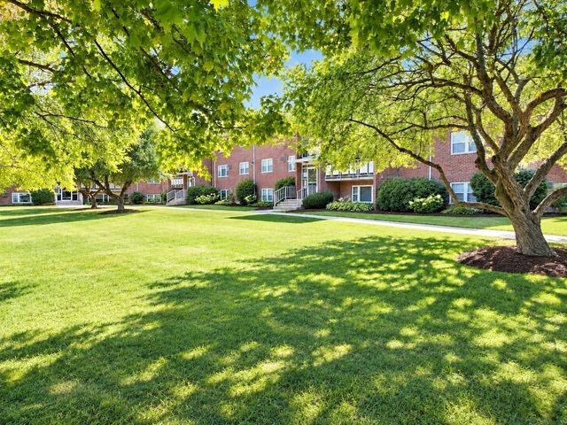 213 Rock St K10, Norwood, MA 02062