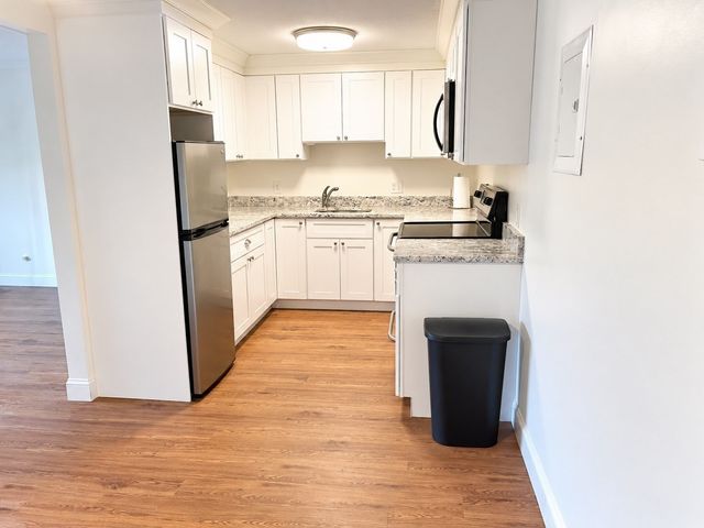 213 Rock St K10, Norwood, MA 02062