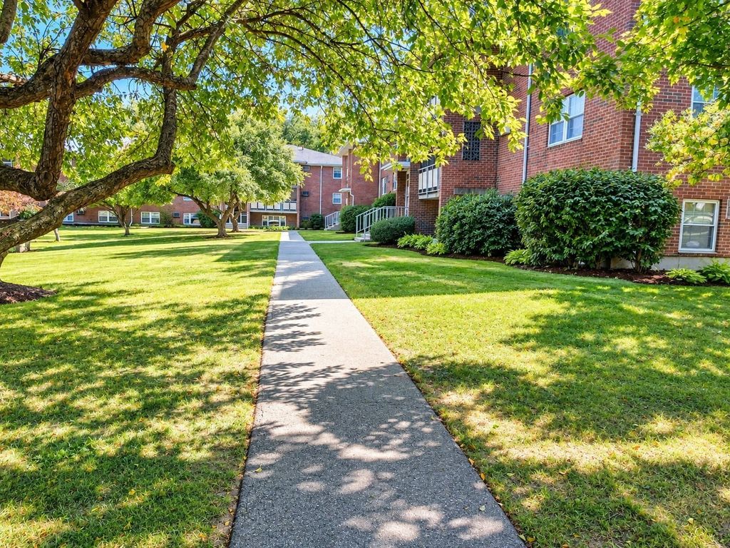 213 Rock St K10, Norwood, MA 02062