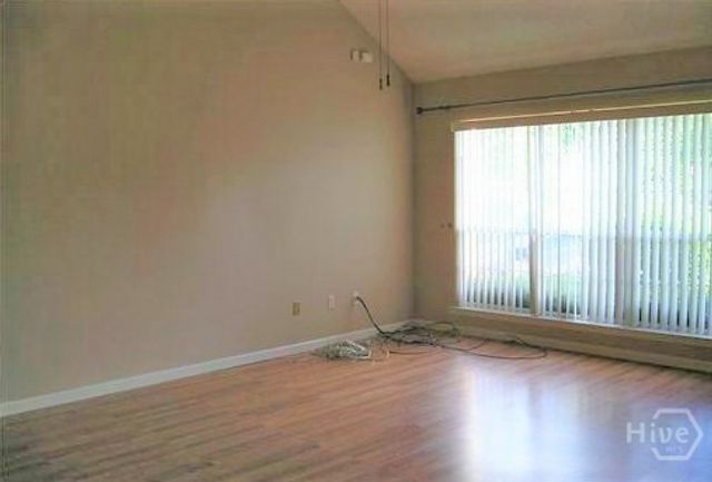 2 St Ives Dr, Savannah, GA 31419