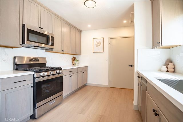 9414 Clovis, Los Angeles, CA 90002