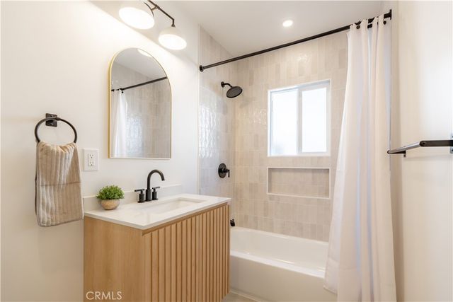9414 Clovis, Los Angeles, CA 90002