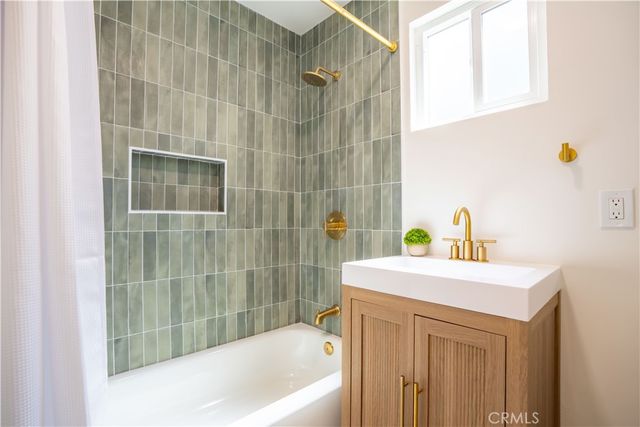 9414 Clovis, Los Angeles, CA 90002