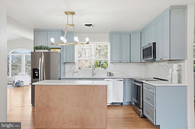 704 CHAPEL RIDGE RD, Lutherville Timonium, MD 21093