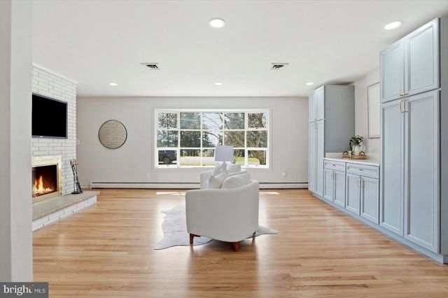 704 CHAPEL RIDGE RD, Lutherville Timonium, MD 21093