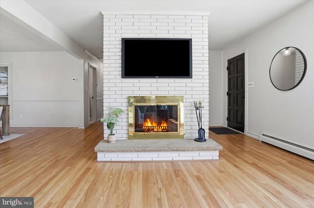 704 CHAPEL RIDGE RD, Lutherville Timonium, MD 21093