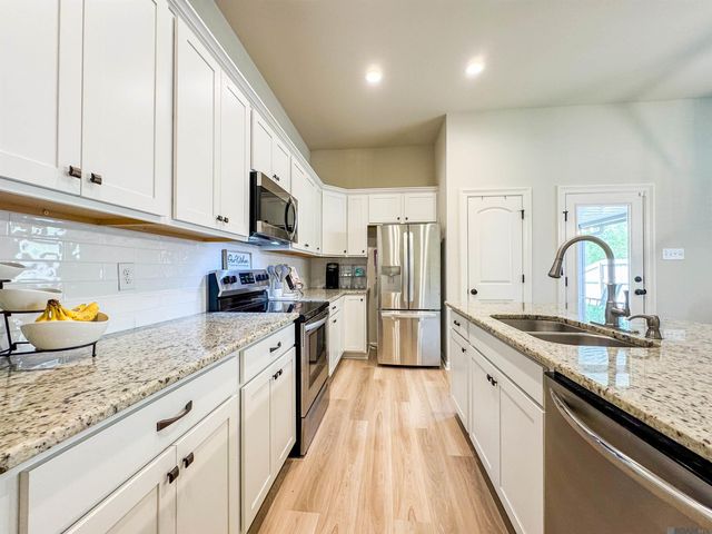 9698 S Grand Marsh Ct, Denham Springs, LA 70726