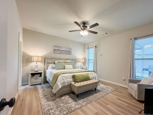 9698 S Grand Marsh Ct, Denham Springs, LA 70726